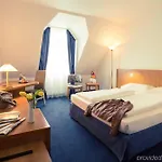 Golden Tulip 3*