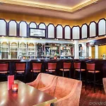ホテル Golden Tulip 3*