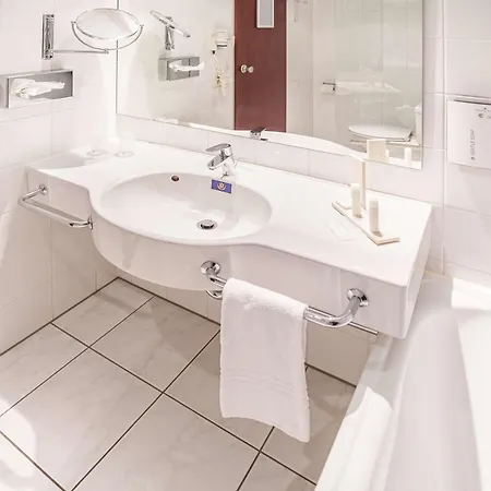 Golden Tulip 3*