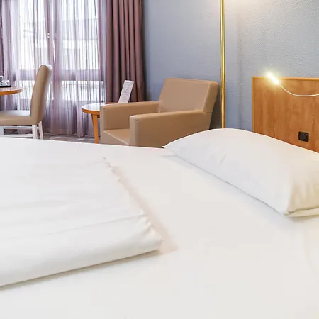 Golden Tulip 3* بيليفيلد