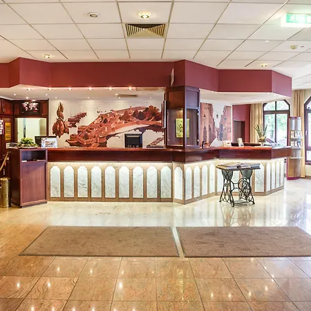 Hotel Golden Tulip 3*