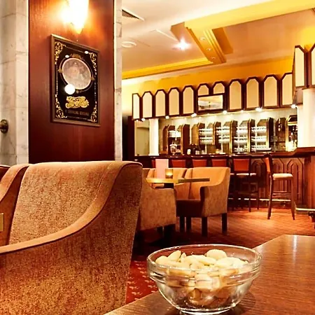 Golden Tulip فندق 3*