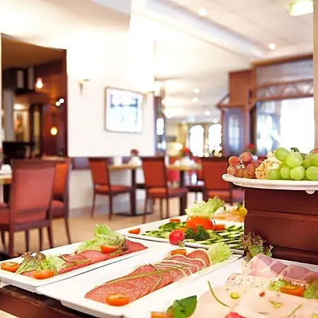 Golden Tulip فندق 3*