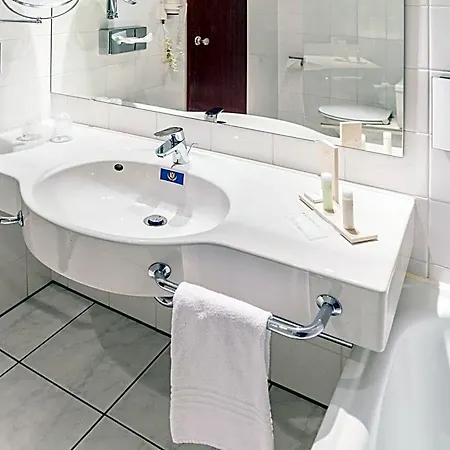 Golden Tulip فندق