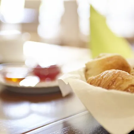 فندق Golden Tulip