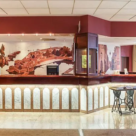 فندق Golden Tulip