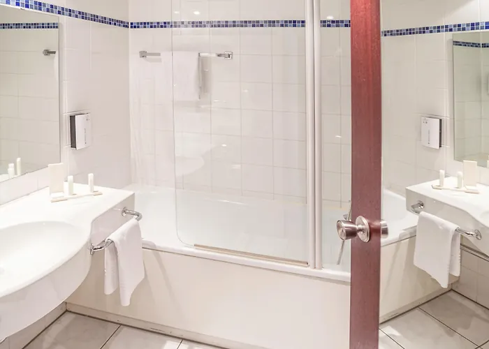 Hotel Golden Tulip 3*